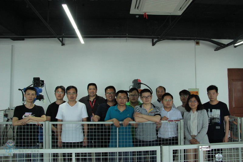 五月ABB機器人培訓合影