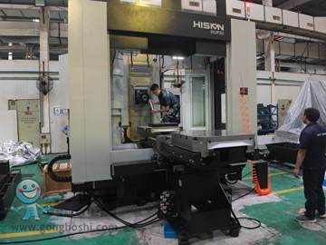 興航機電工程師為企業進行設備維修