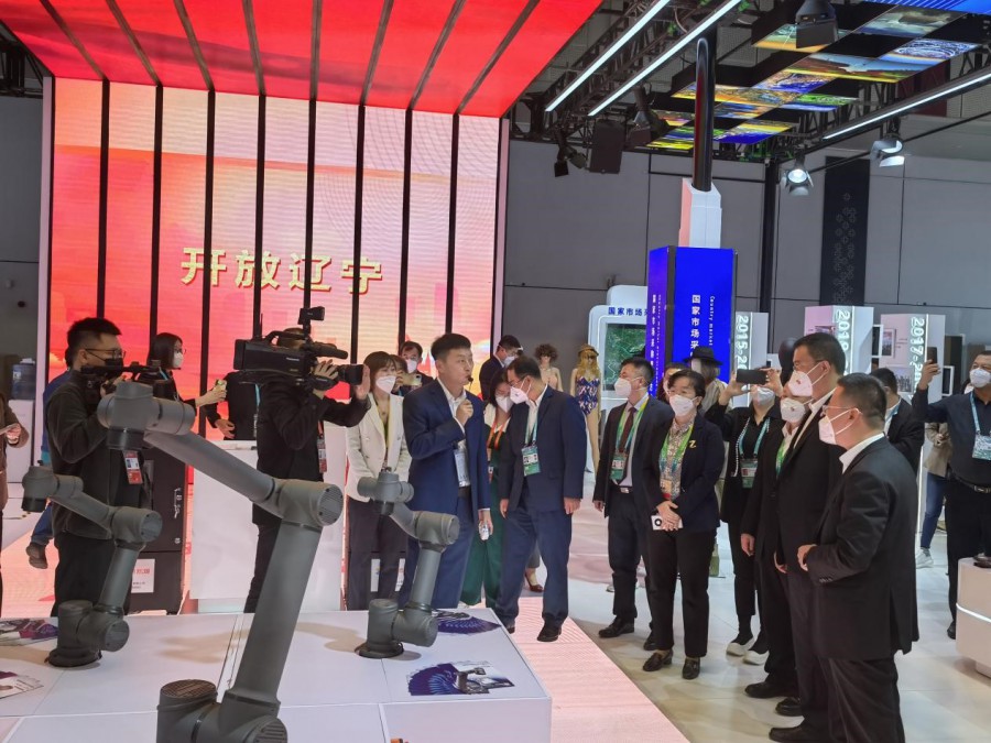 進博會火爆來襲,大連本土這款國產防爆協作機器人大放異彩