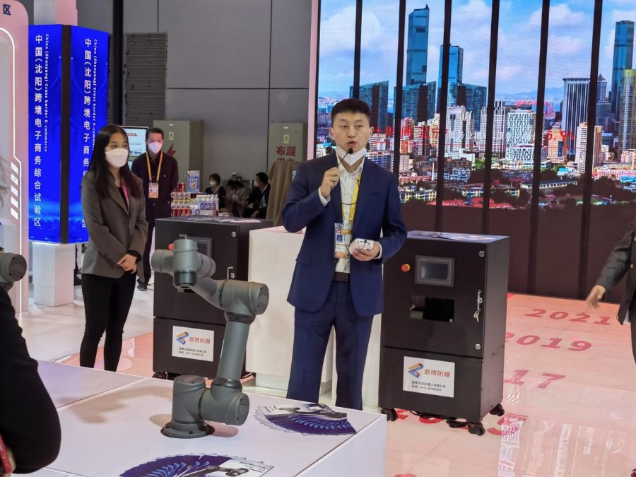 進博會火爆來襲,大連本土這款國產防爆協作機器人大放異彩