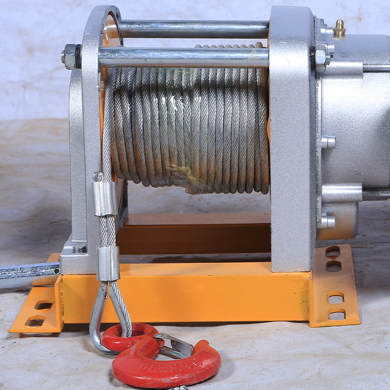 二代提升機右側