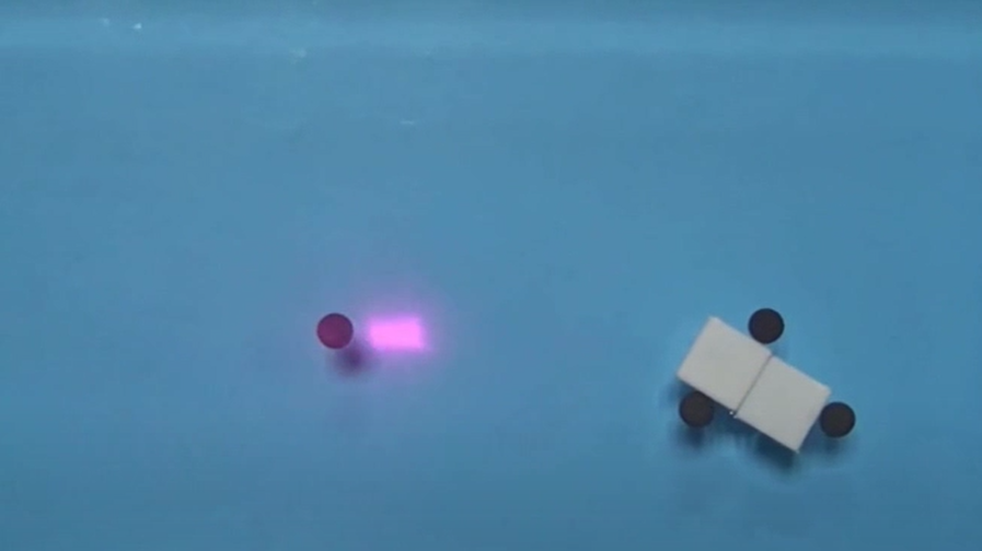 多刺激響應(yīng)超疏水微型機(jī)器人相互配合夾取結(jié)構(gòu)